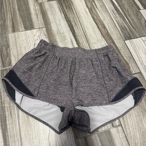 LULULEMON HOTTY HOT SHORTS 2.5IN